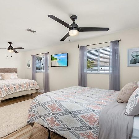 Villa Three Sisters - Roelens Vacations Cape Coral Eksteriør billede